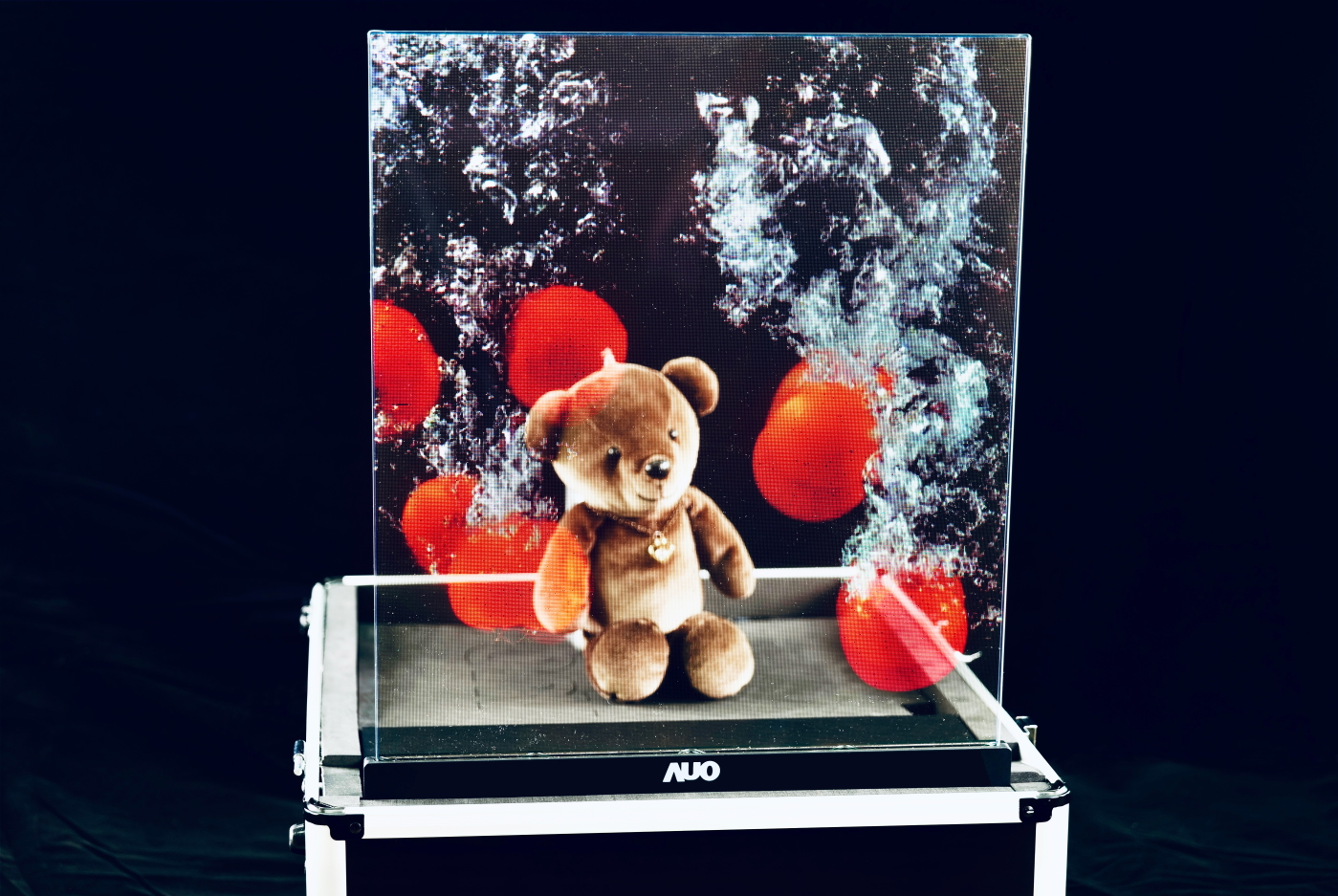 ���_�I���аlMicro LED͸���@ʾ�����߂�ߴ�͸�����@��������������ƴ��֮���ԣ��ɑ�����ǻ��Ƅ����ǻ��������̘Iչʾ�ȶ�Ԫ����