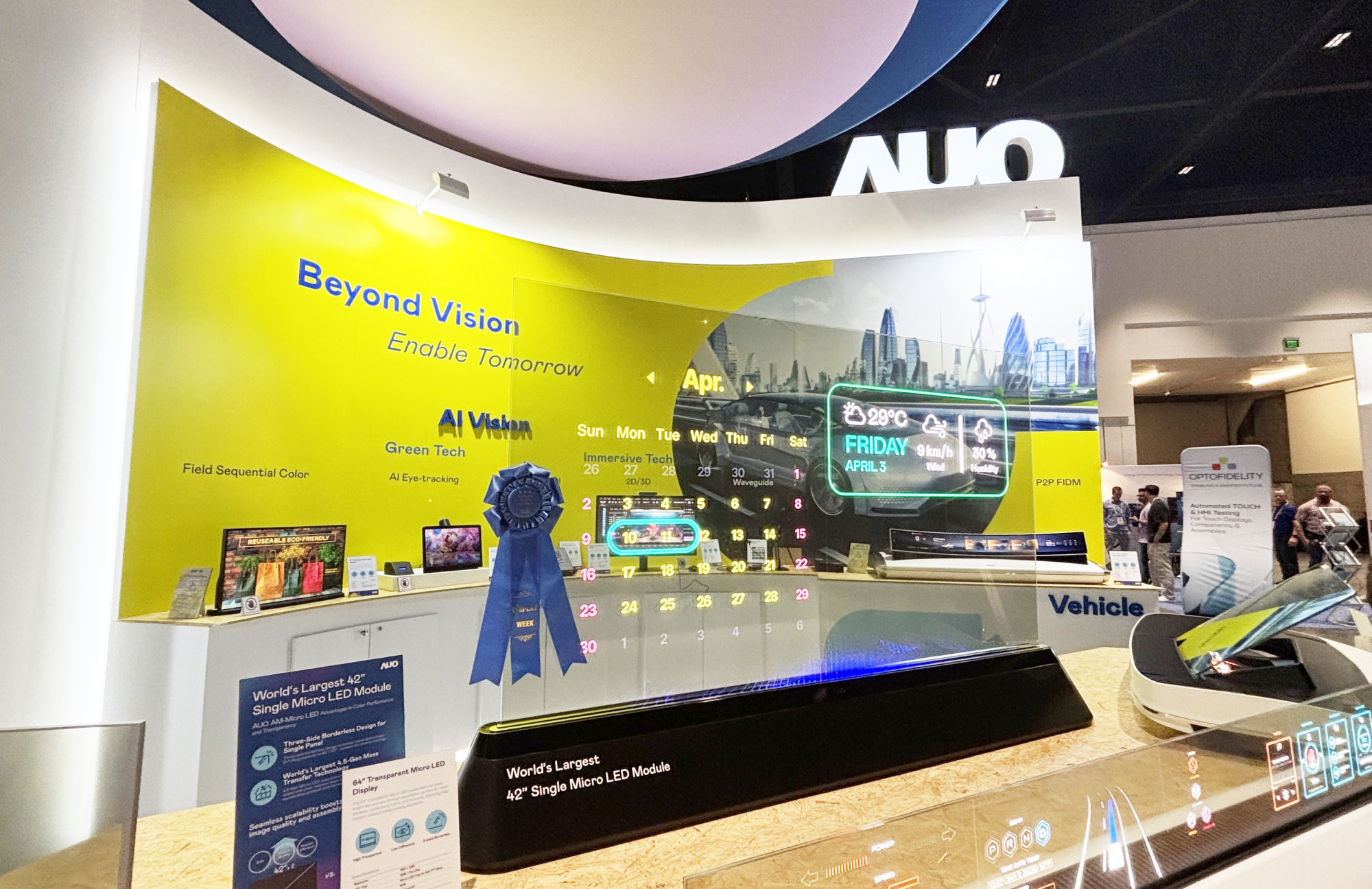 LEYU�پW64��͸��Micro LED�@ʾ���@�����Micro LED���g���ê�������^���͸����͸���ԣ�ͬ�r�߂�1,000 nits�ĸ����ȱ��F����͸�^�����ğo�pƴ�����������������`����ڶ�Ԫ������չ�F��Micro LED�@ʾ���g���r�յğo�ޝ���